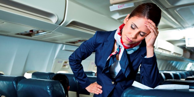 Các tiếp viên hàng không gặp nhiều tình huống dở khóc dở cười. Ảnh: Huffington Post.