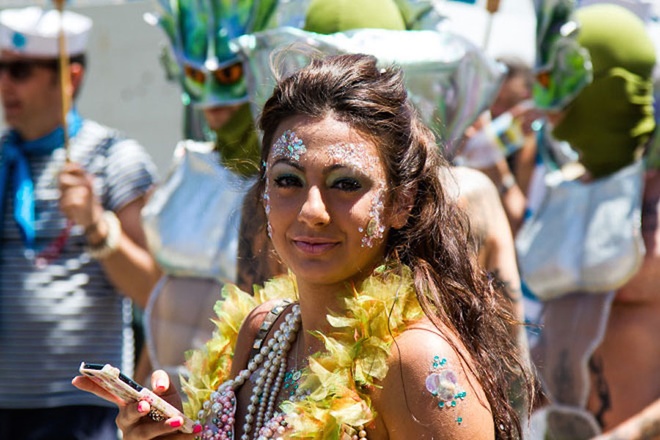 mermaid-parade-1-1465896685_660x0